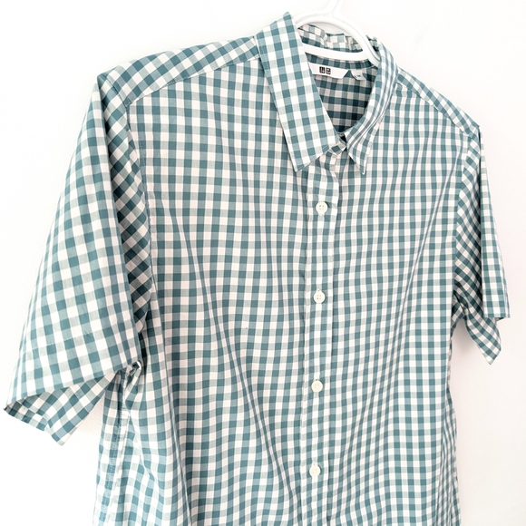 Uniqlo Women's Green Gingham Short Sleeve Button Down Shirt ~ Size Small - Picture 2 of 10